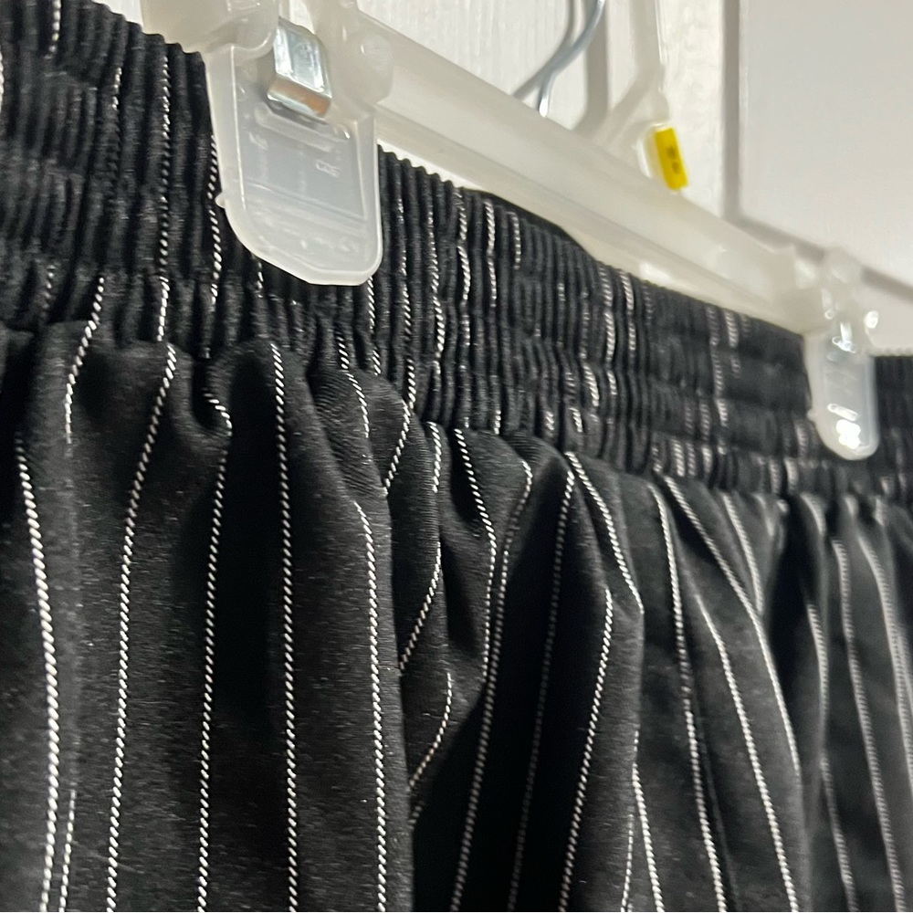Black pin striped pants - Picture 3 of 8